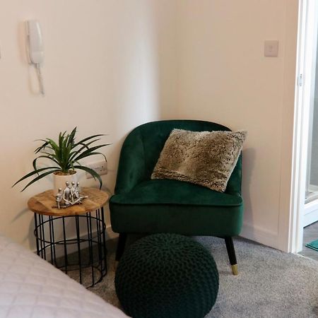 Boutique 5 Bed Home On Birdwell Road - Free Parking Sheffield Kültér fotó